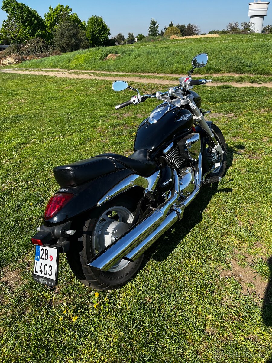 Suzuki intruder M800