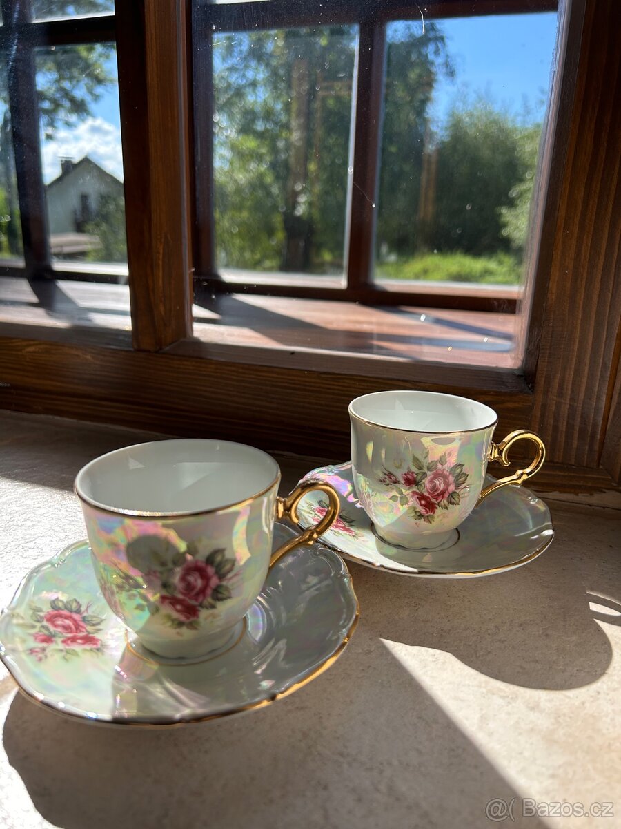 Sada hrnků s podšálky