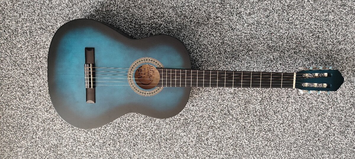 Akustická kytara 4/4 Top stav