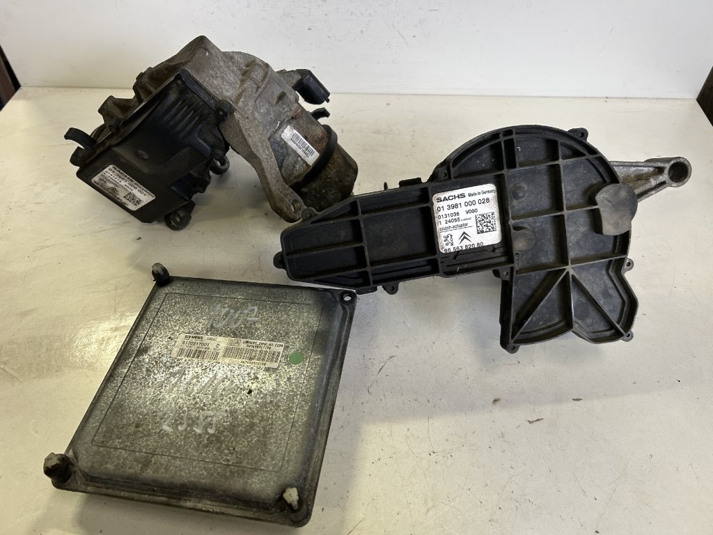 Mechanismus řazení převodovky Peugeot 1007 9806093580