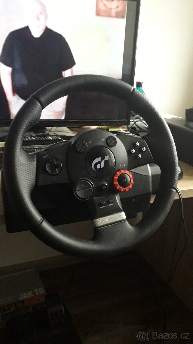 Herní volant Logitech Driving Force GT