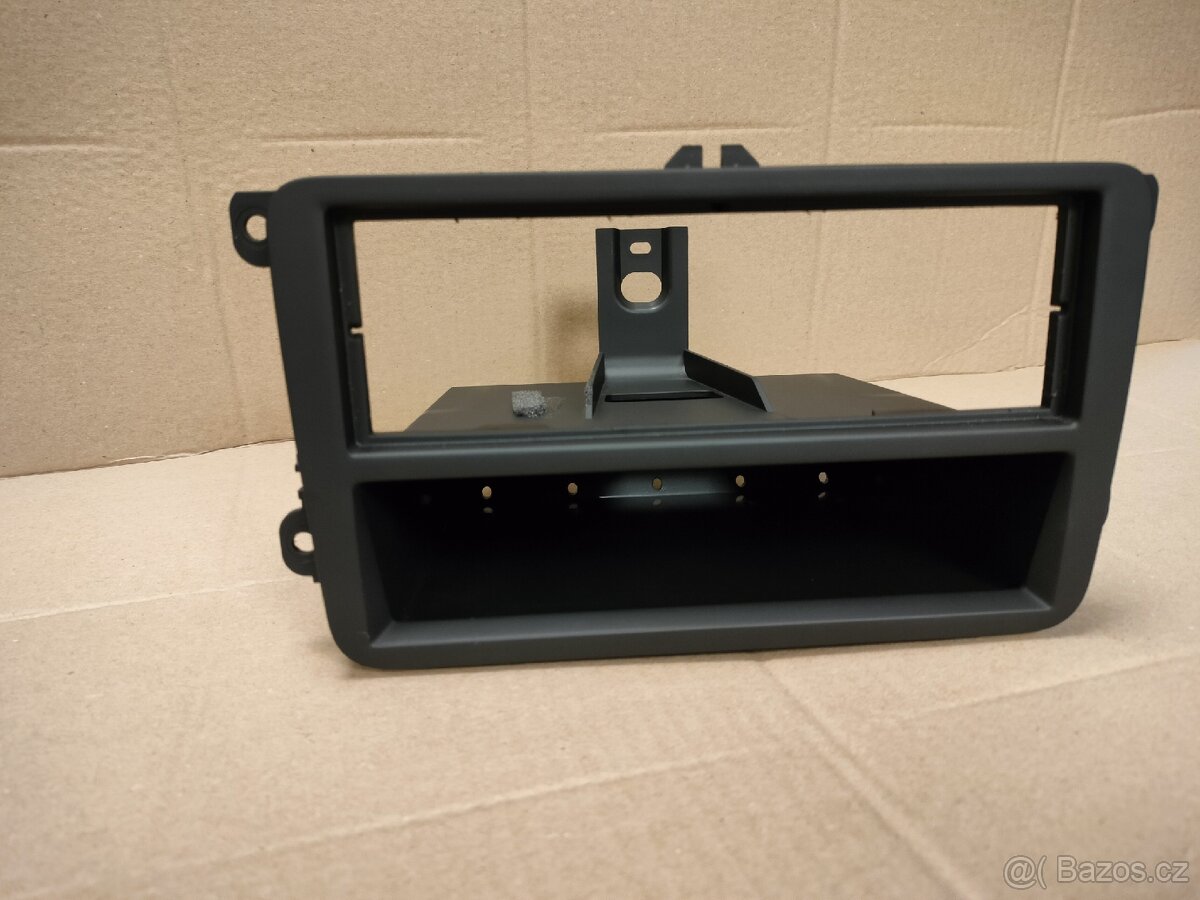 Rámeček pro autorádio VW T6