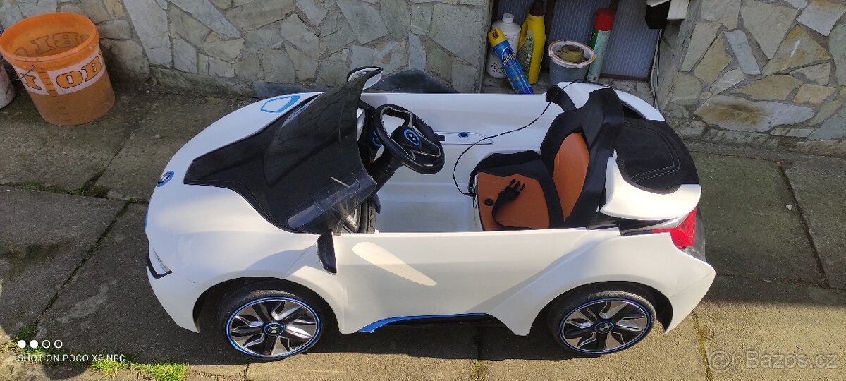 Dětské elektrické autíčko BMW i8