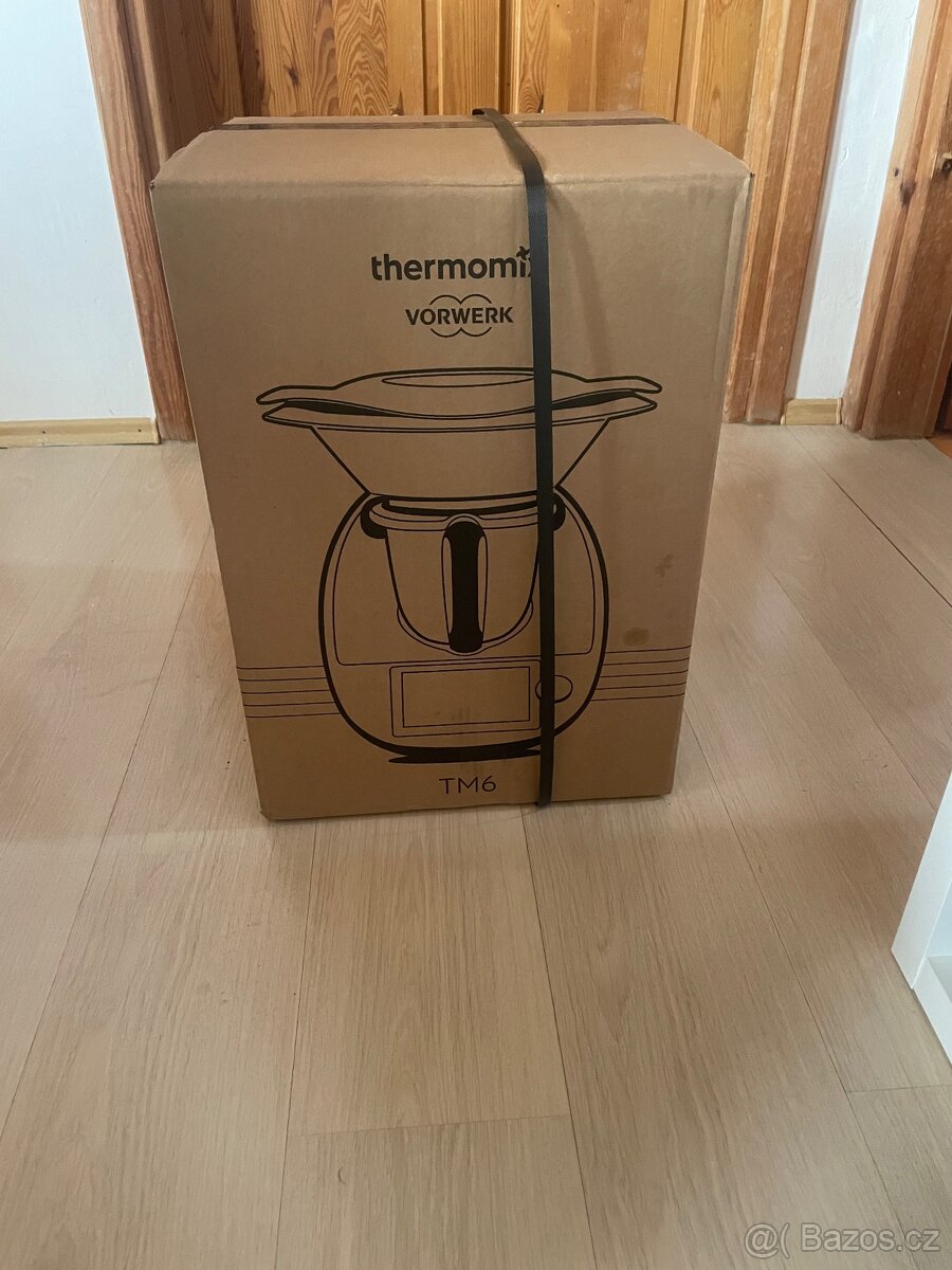NEROZBALENÝ Thermomix TM6 se zárikou