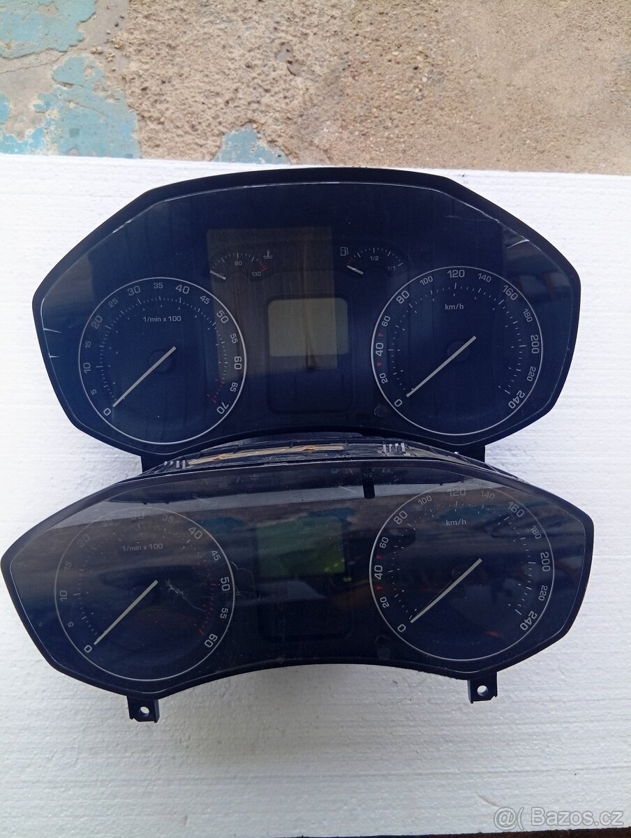 Prodám budíky , přístrojová deska na škoda Octavia 2