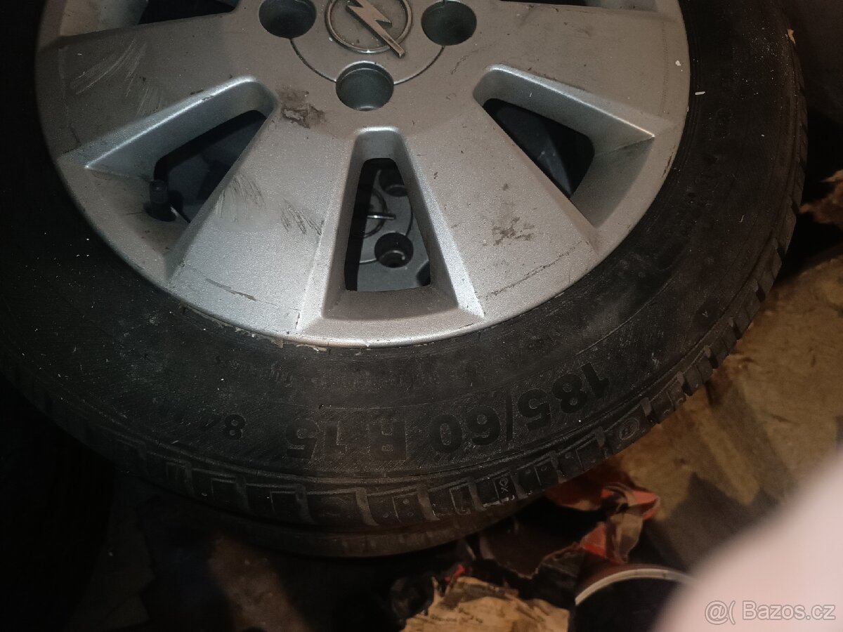 prodám pneumatiky s disky Opel combo 185/60 R15