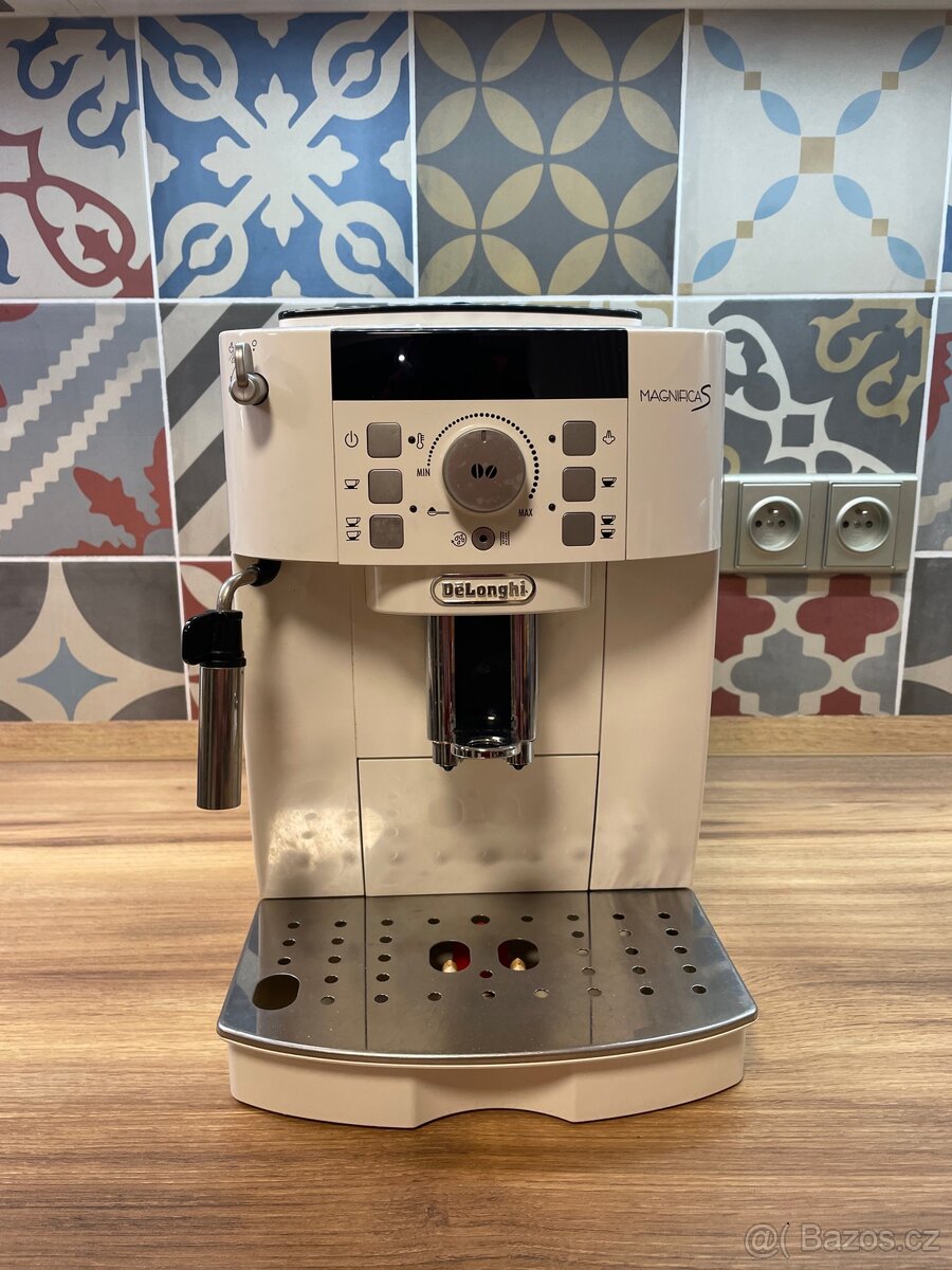 De’Longhi Magnifica S ECAM 22.110.W – automatický kávovar
