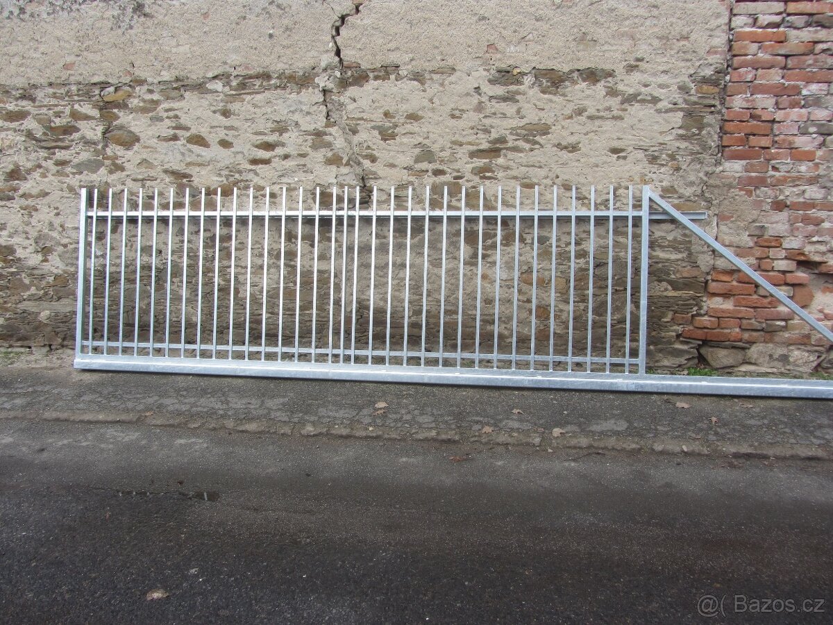 Brána samonosná zinkovaná - nová