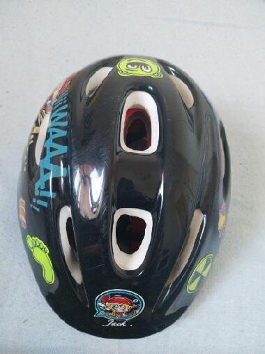 Dětská barevná helma