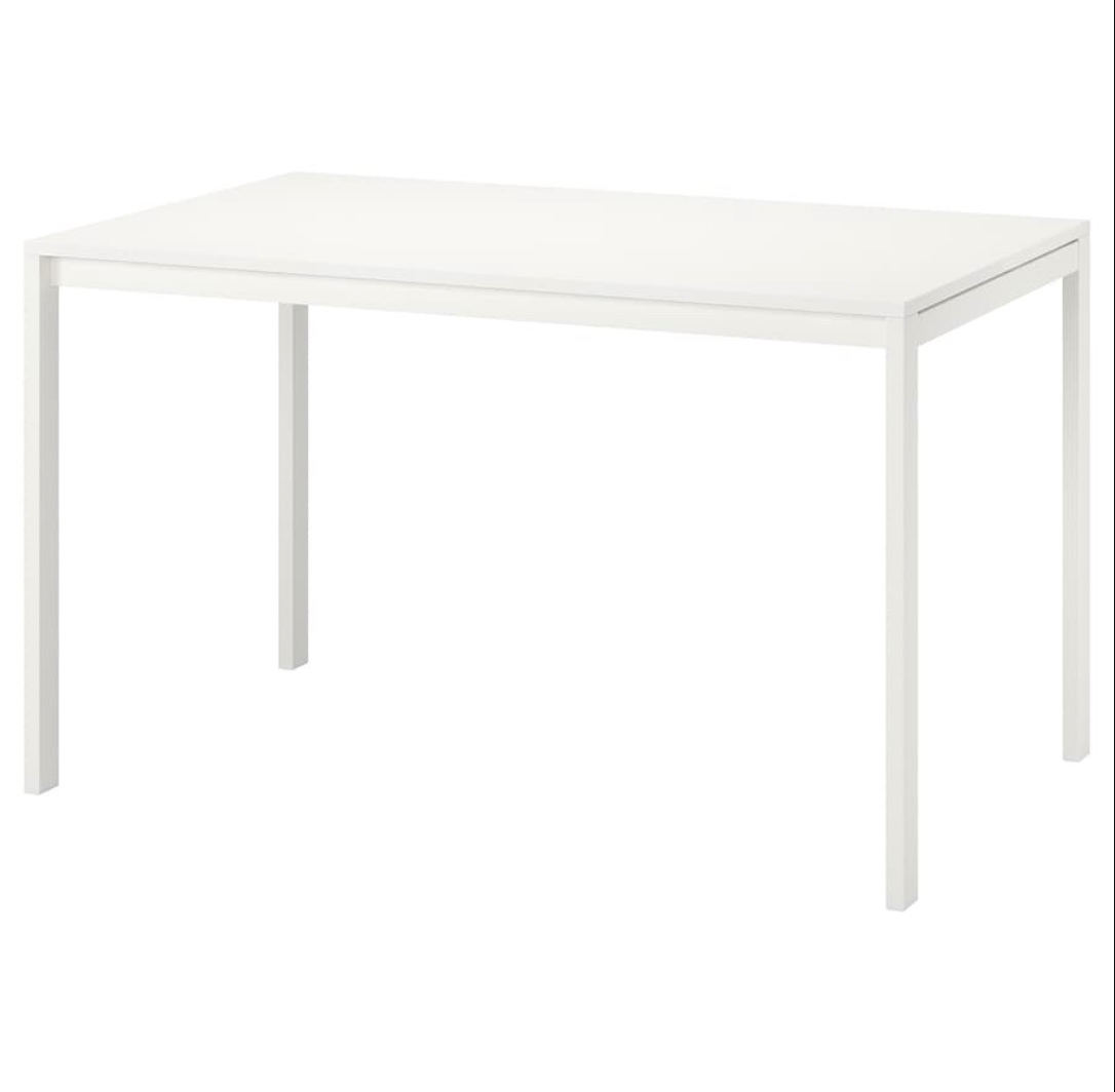 Bílý jídelní stůl IKEA