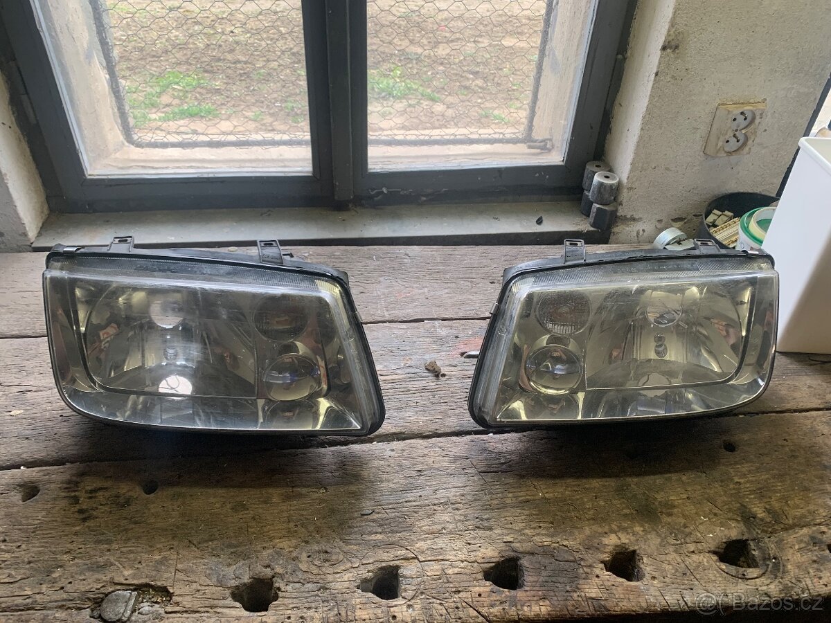 Volkswagen Bora predni svetla