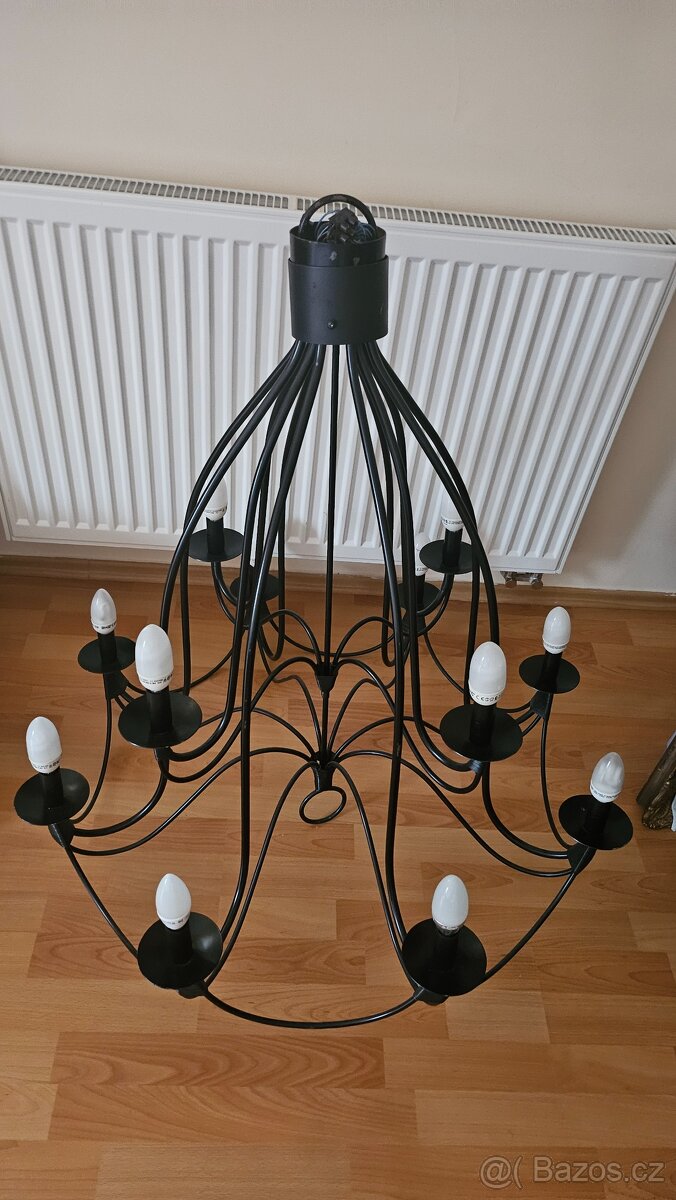 Kovový lustr velký 12 žárovek