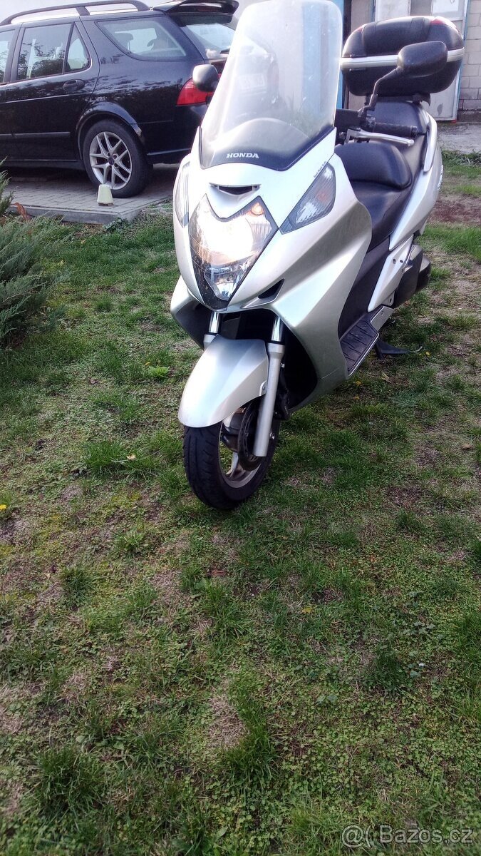 HONDA SILVER WING 600