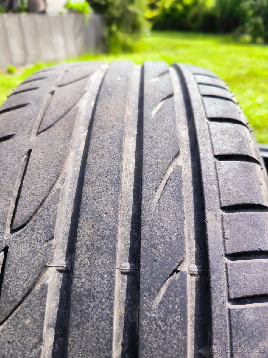 Letní pneu 225/40/18