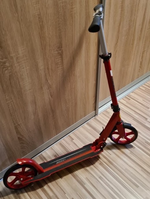 Koloběžka SCUDERIA, nepoužitá
