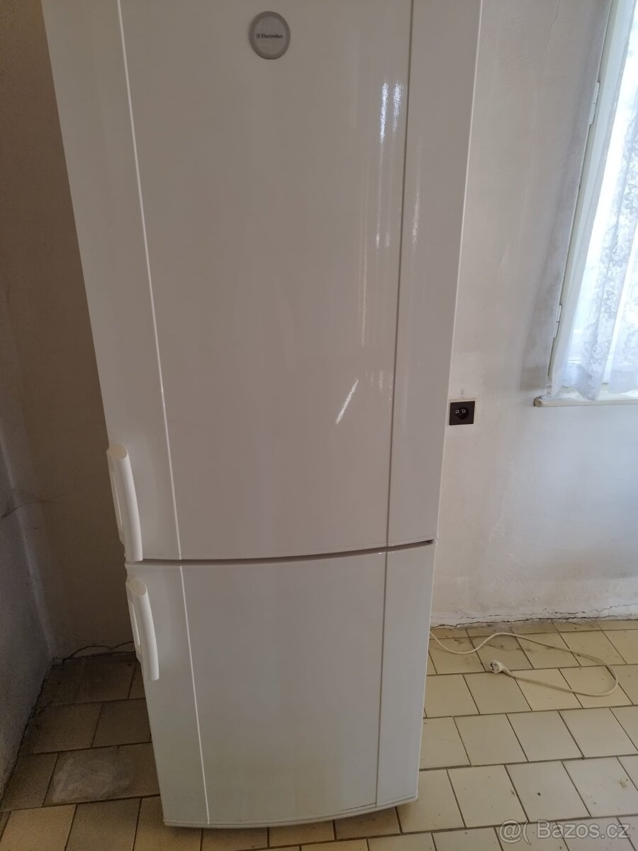 Prodám lednici s mrazákem