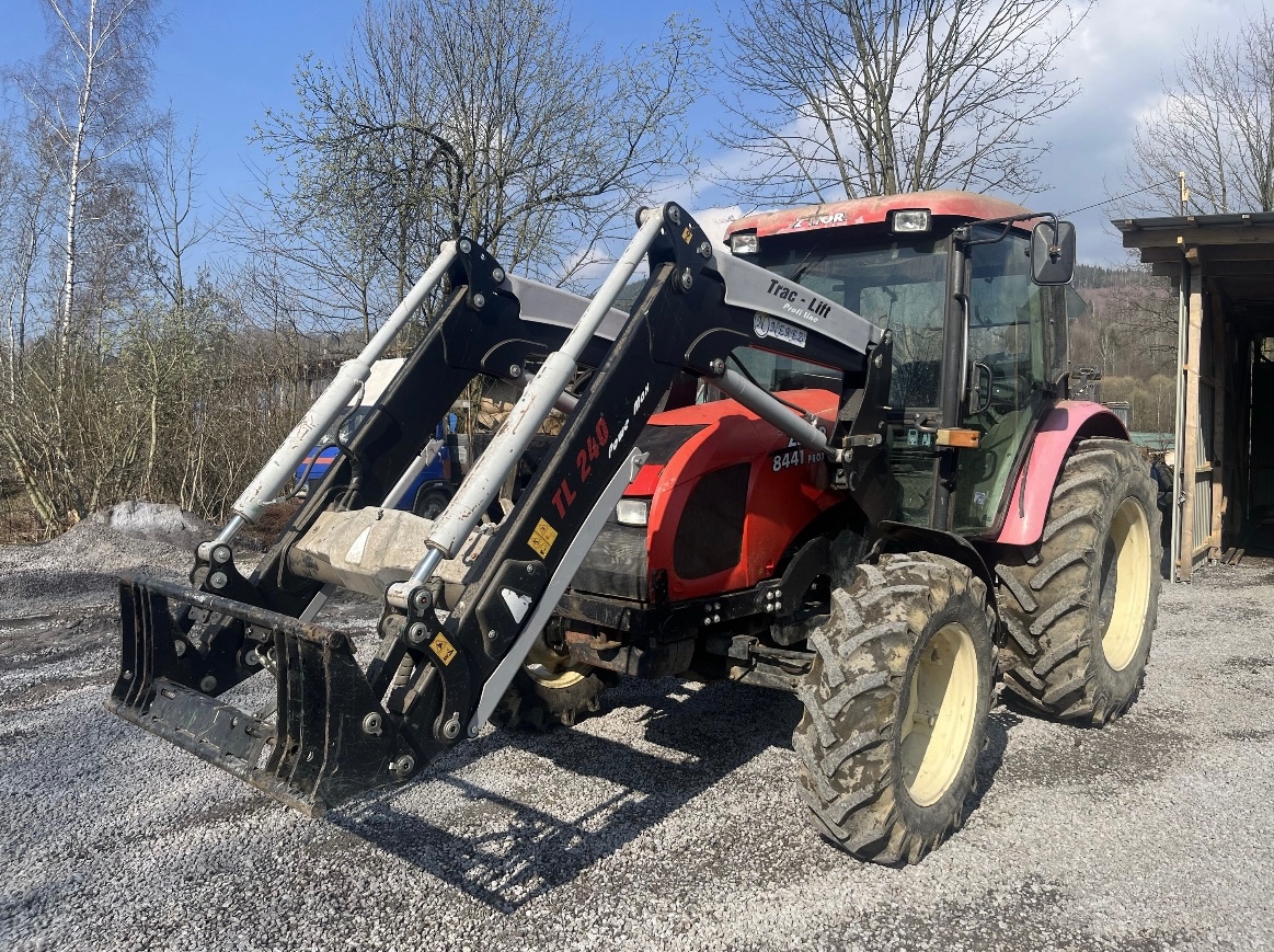 Čelní nakladač TRACLIFT TL240 PROXIMA