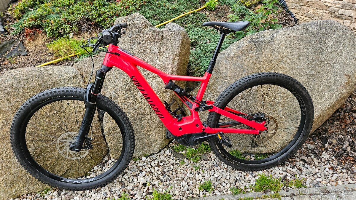 Celoodpružené elektrokolo Specialized turbo levo