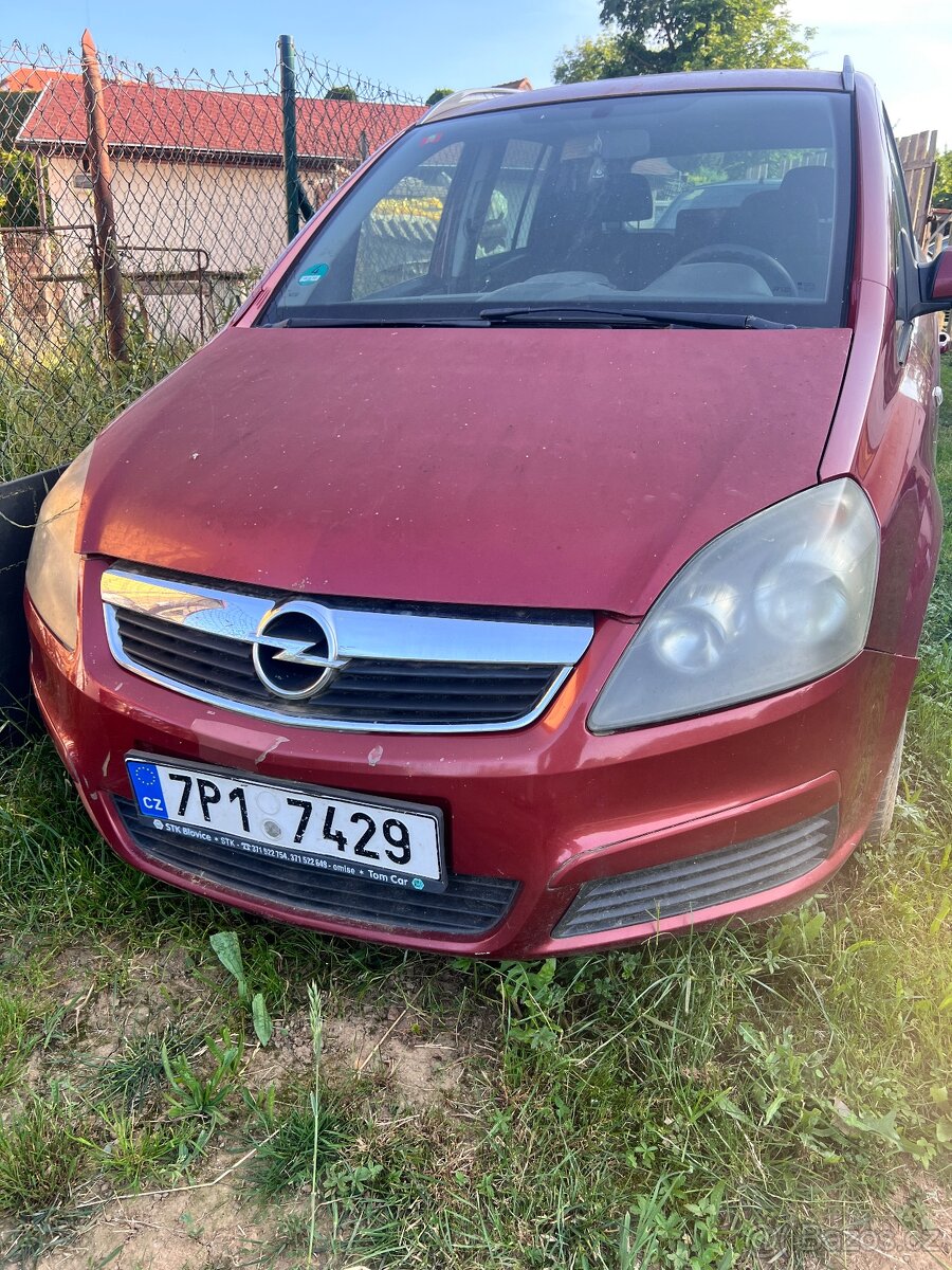 Opel Zafira B 2.2i r.v.: 2006, tažné
