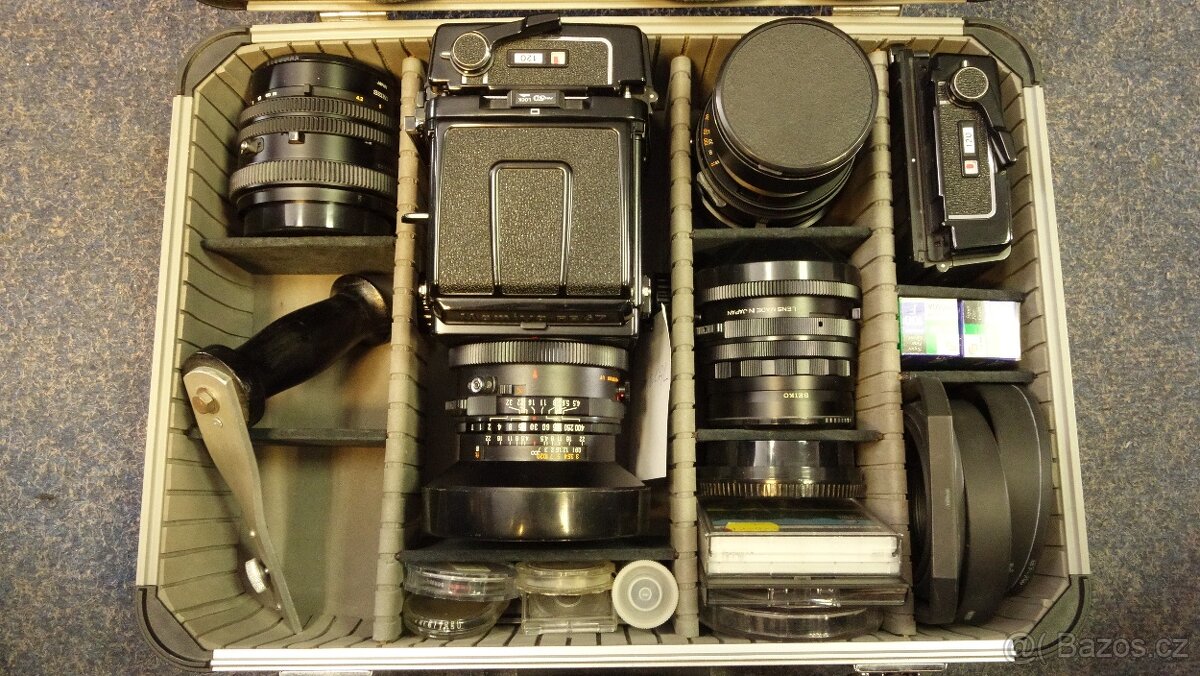 Profes. Mamiya RB 67 + příslušenství