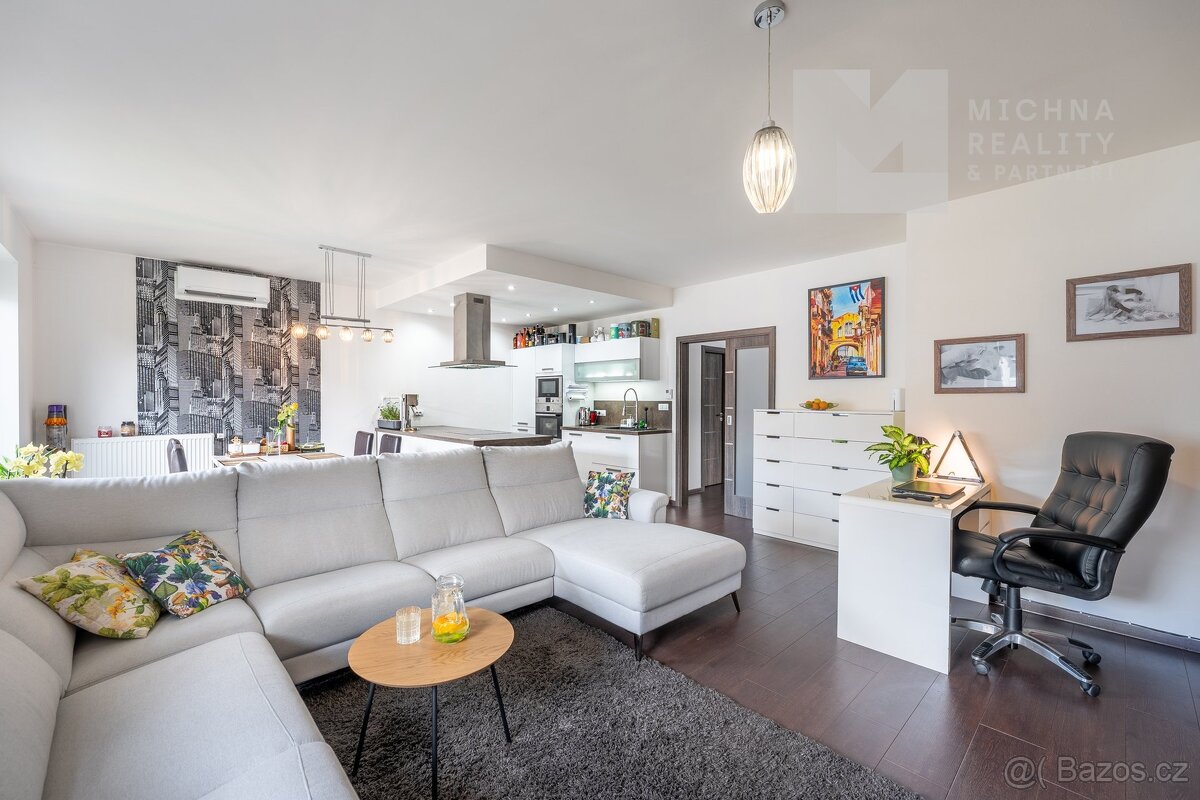 Prodej bytu 3+kk, 99 m2, Terasa 94 m2, 2x Garážové stání - B