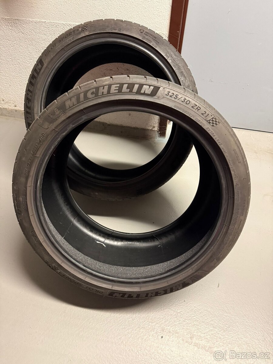 2x LETNÍ PNEUMATIKY MICHELIN PILOT SPORT 4 325 30 ZR 21