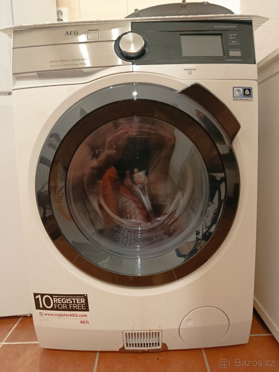 Pračka se sušičkou AEG k opravě
