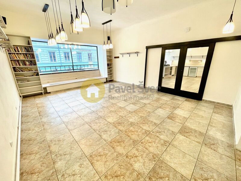 Prodej komerčního objektu (kavárny/restaurace/bistra)-120 m2