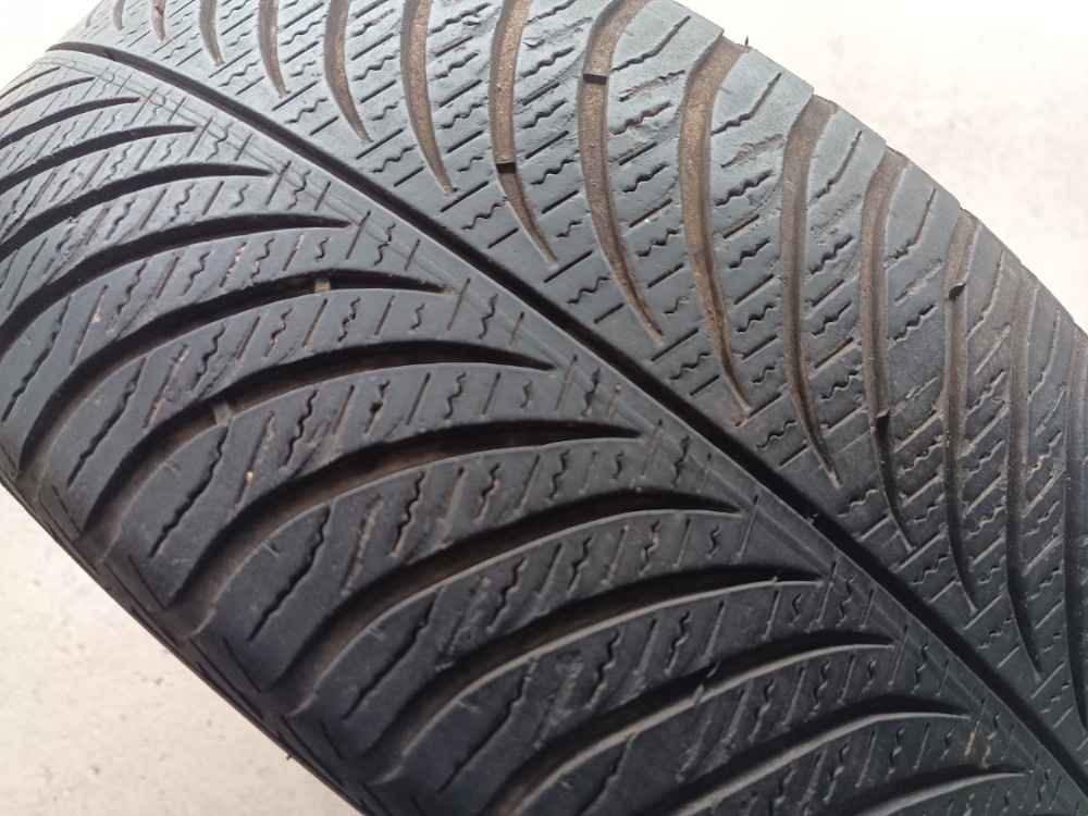215/55 R17 GOODYEAR (2221)
