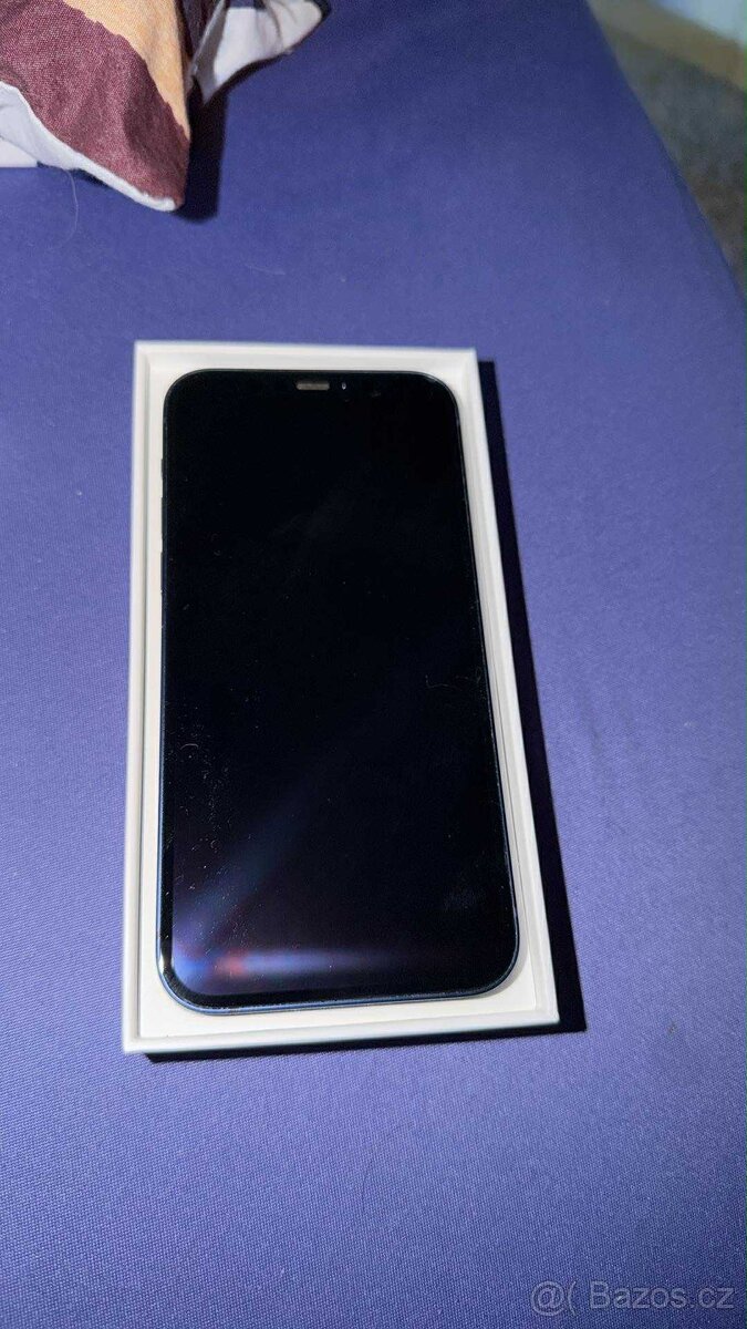 IPhone 12 temně modrý 128gb