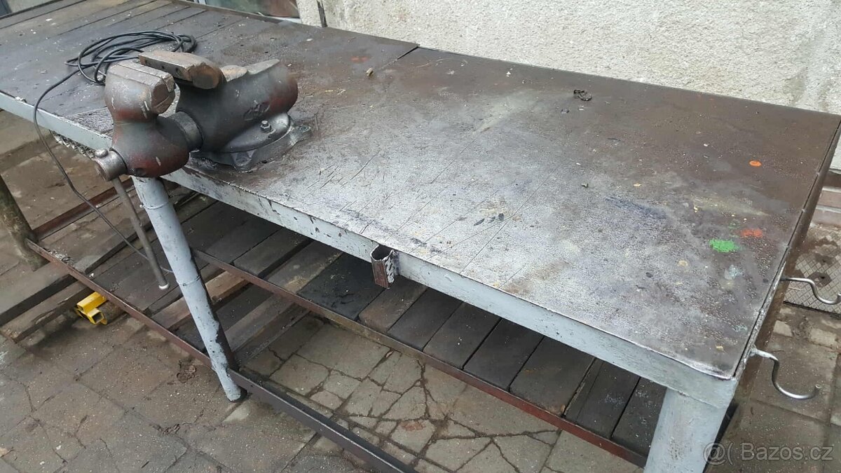 Pracovní stůl / ponk do dílny se svěrákem YORK 150