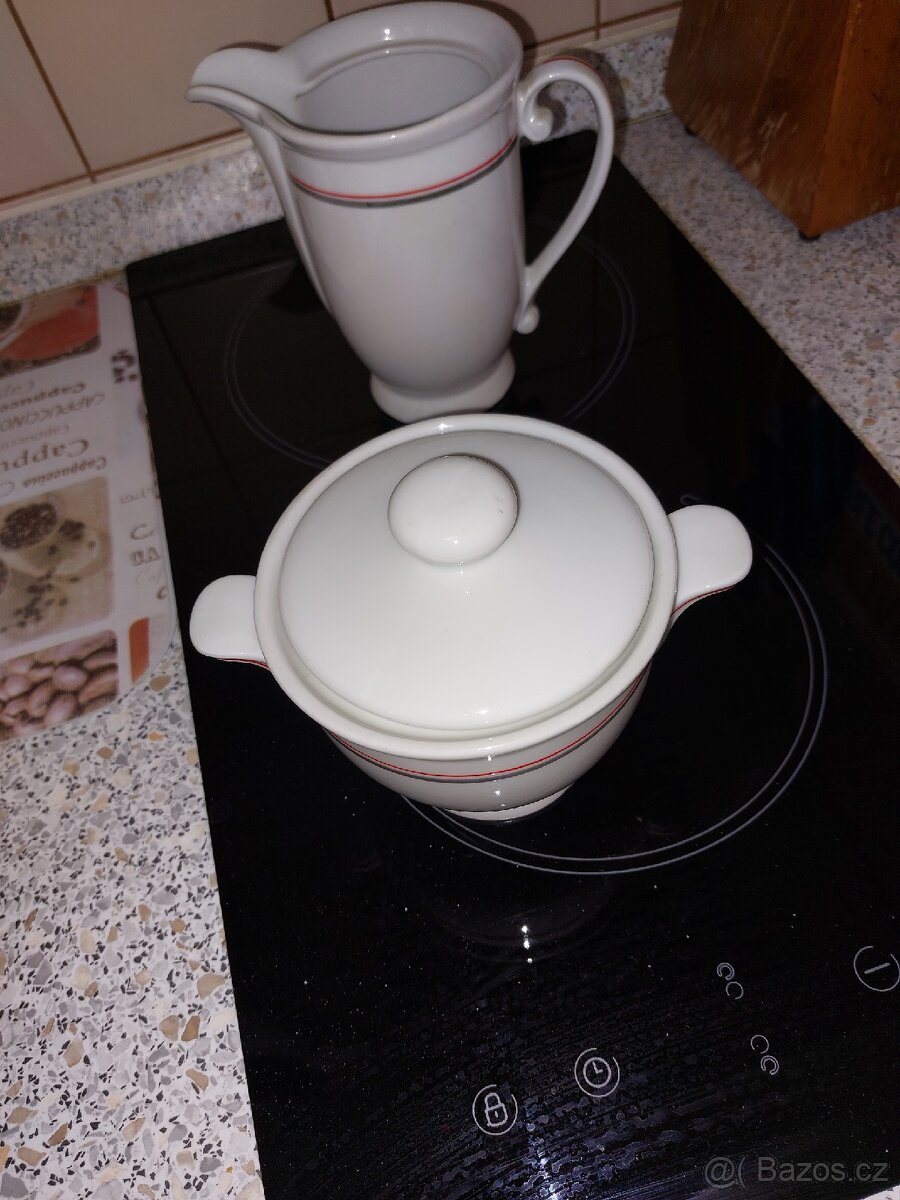 Cukřenka a konvička na mleko