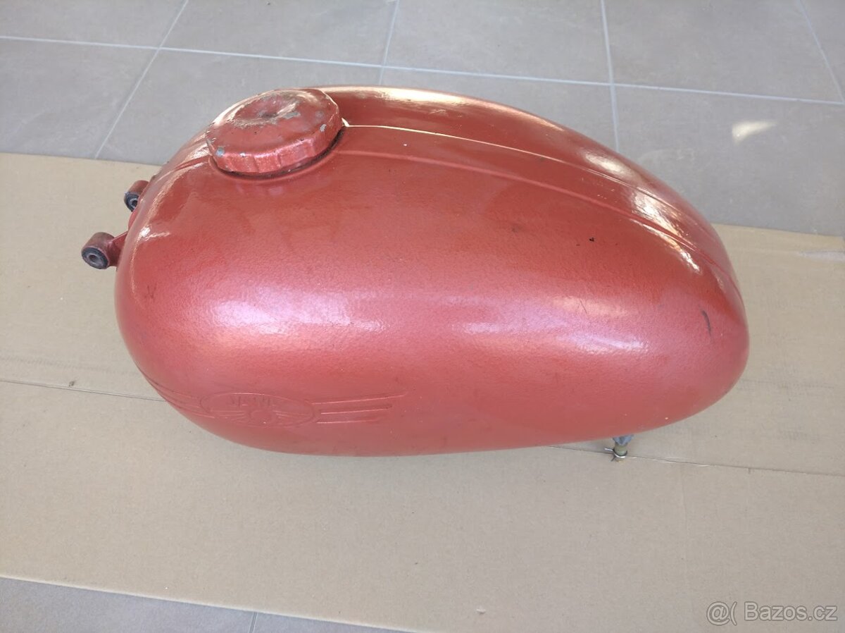 Nádrž na Jawa Švéd