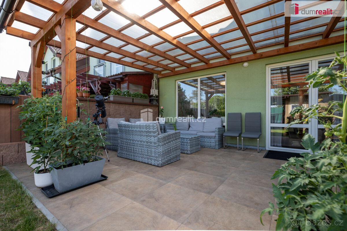 Prodej krásného 5+kk, ŘRD, Veltrusy.