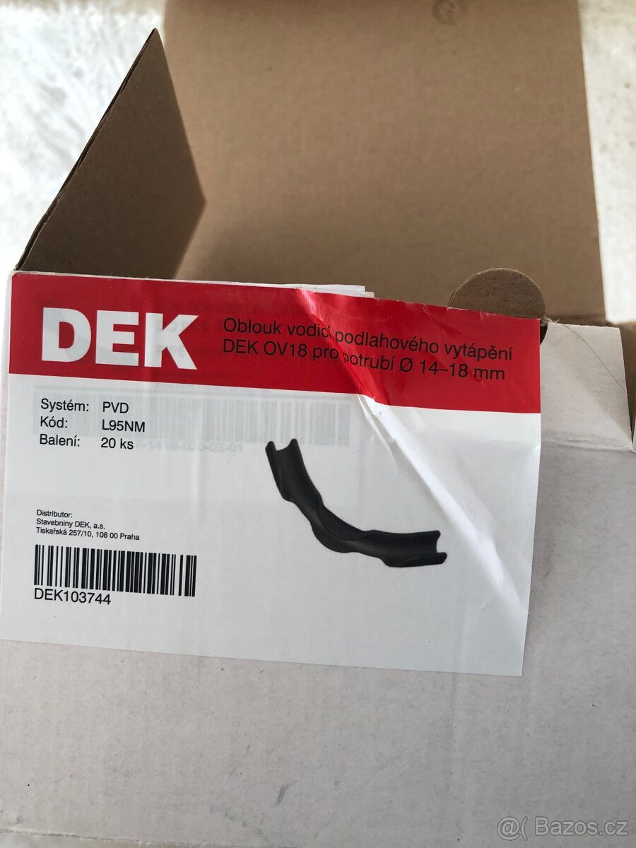 Vodící oblouk pro trubku podlahového vytápění