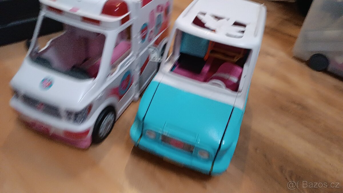 Auto barbie sanitka