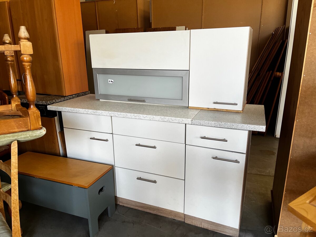 Kuchyňská skříňka