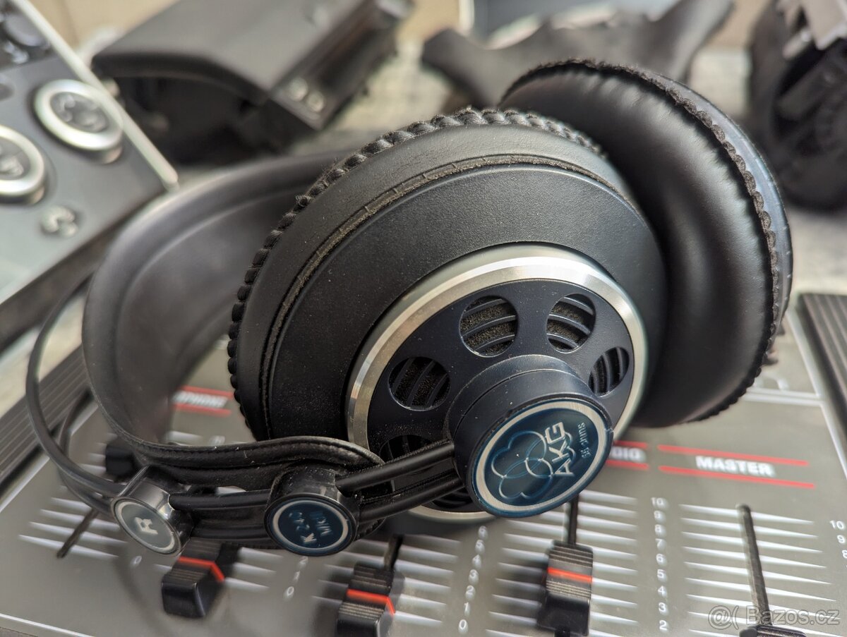 Sluchátka AKG K240 mkII