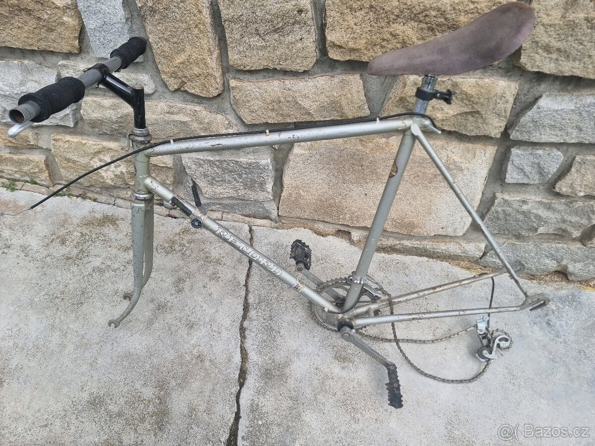 Prodám rám + příslušenství na kolo Favorit RECORT viz foto.
