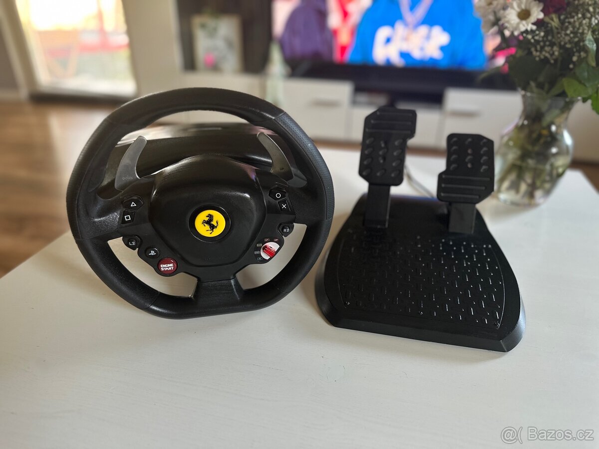 Volant s pedály k PS4