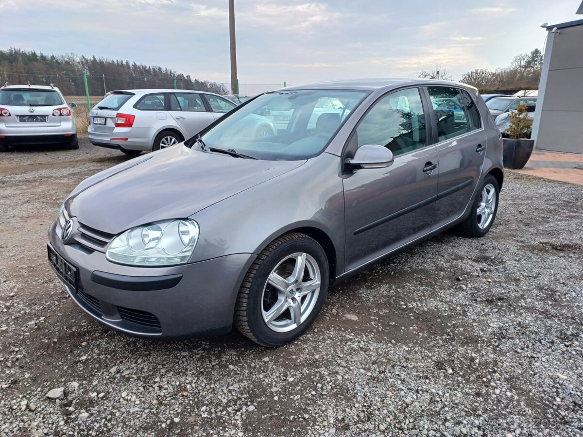 Volkswagen Golf 1.6 FSI, 6 rychl., ALU 16