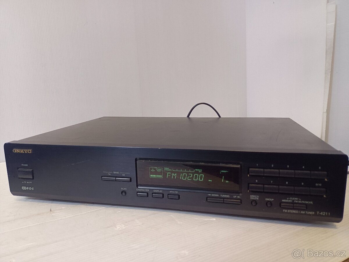 ONKYO T-4211 stereo tuner