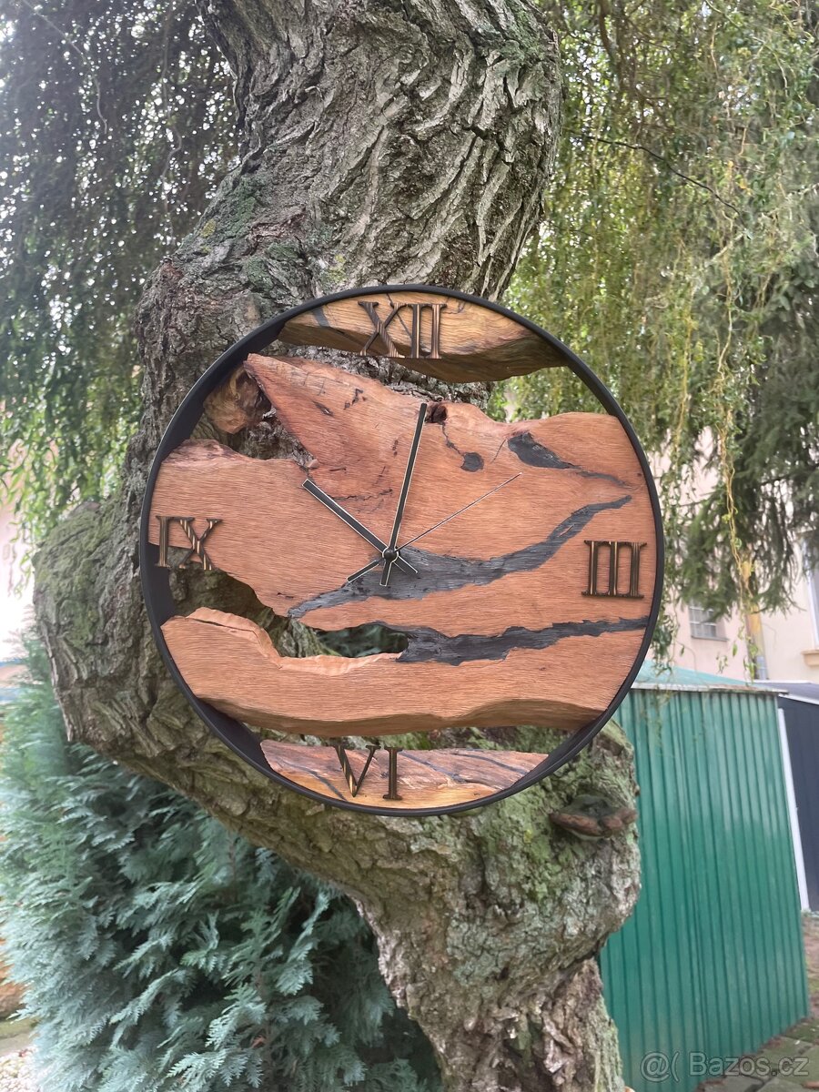 Hodiny z masivu
