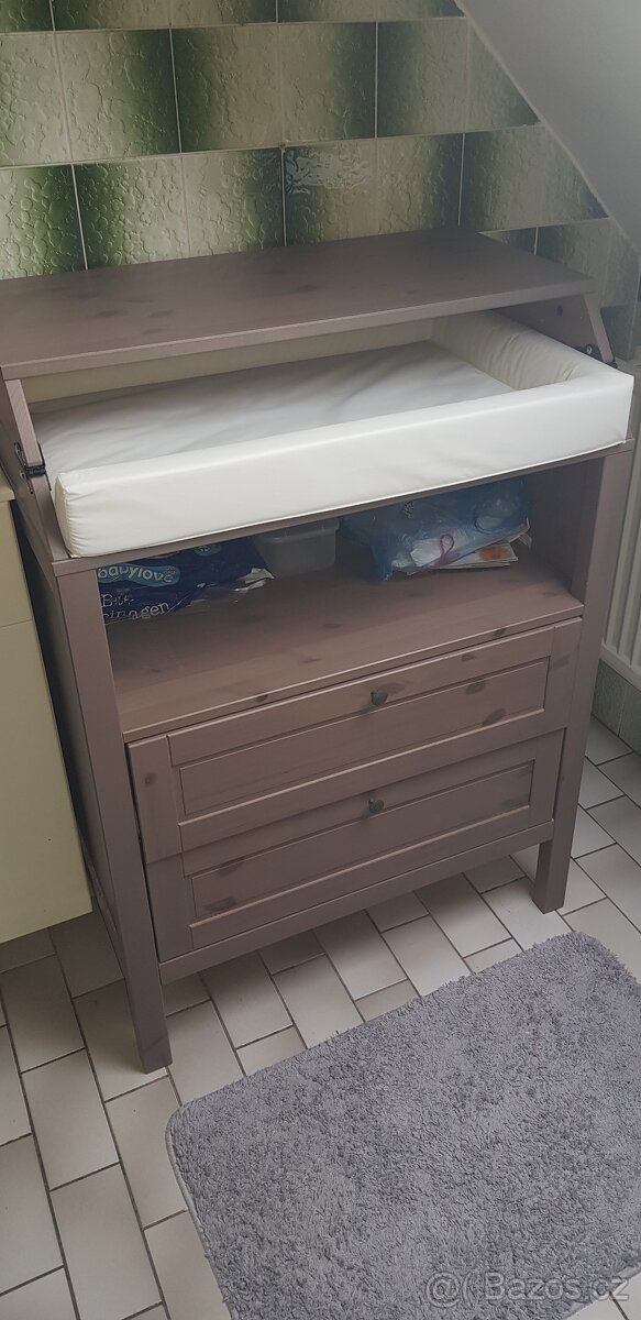 Přebalovací pult IKEA