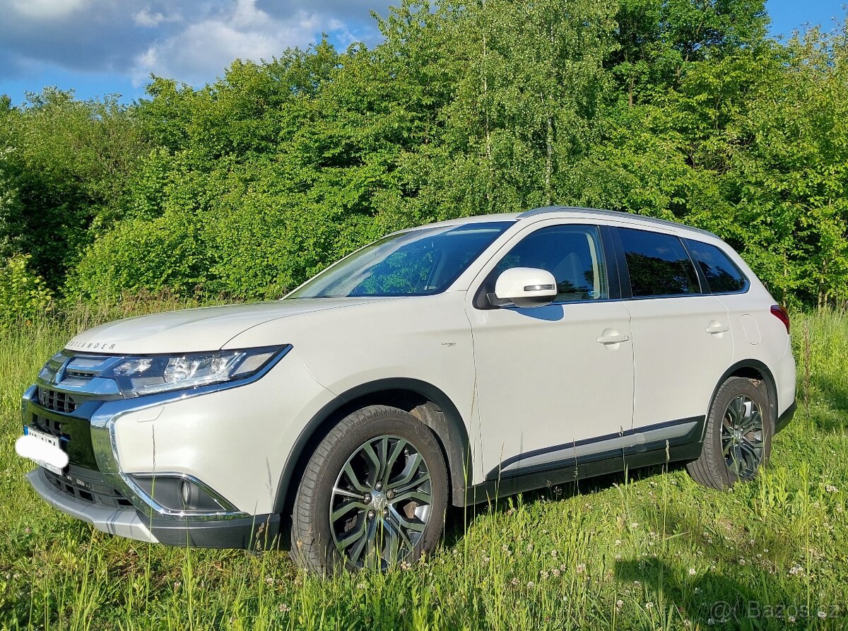 Mitsubishi Outlander, MY 2016, 2.2 DI-D INTENSE+ 4WD, 7 MÍST