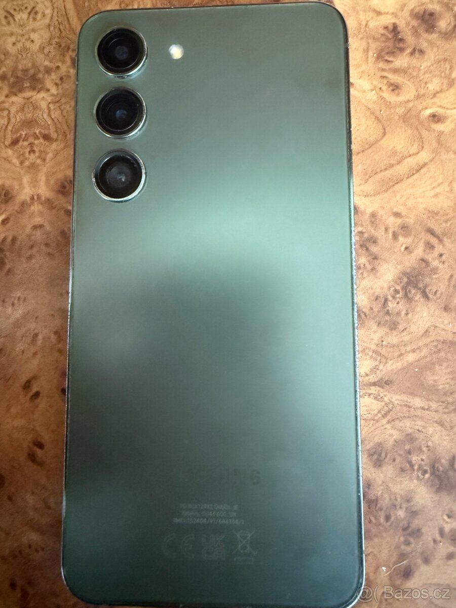 Prodám  Samsung Galaxy S23 - Poškrábaný
