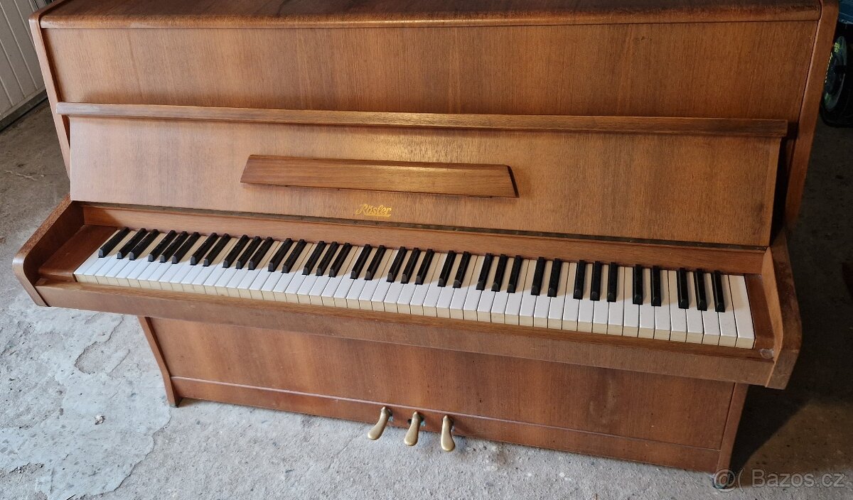 Piano Rösler - Petrof - 3pedál