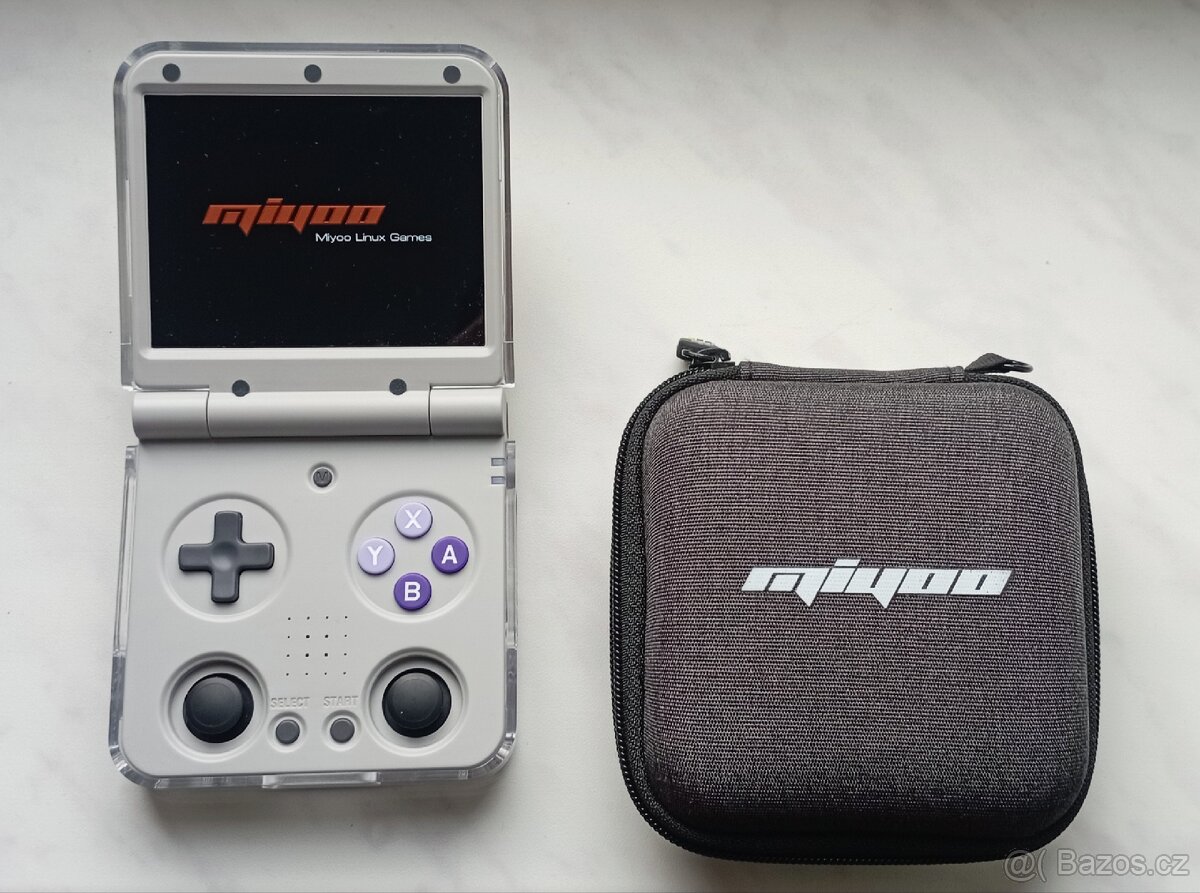 Retro handheld Miyoo Flip V2