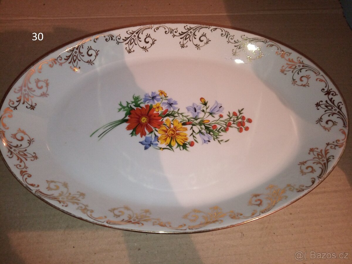 Velký oválný talíř