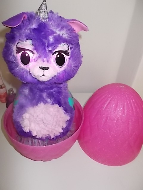 UŽASNÝ ROSTOUCI HATCHIMALS VYROSTE DO VÝŠKY 82 CM 100%STAV